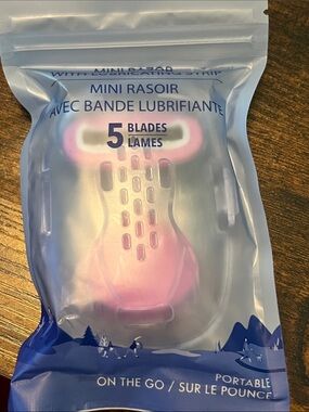 Mini 5-Blade Travel Razor for Women — Pink